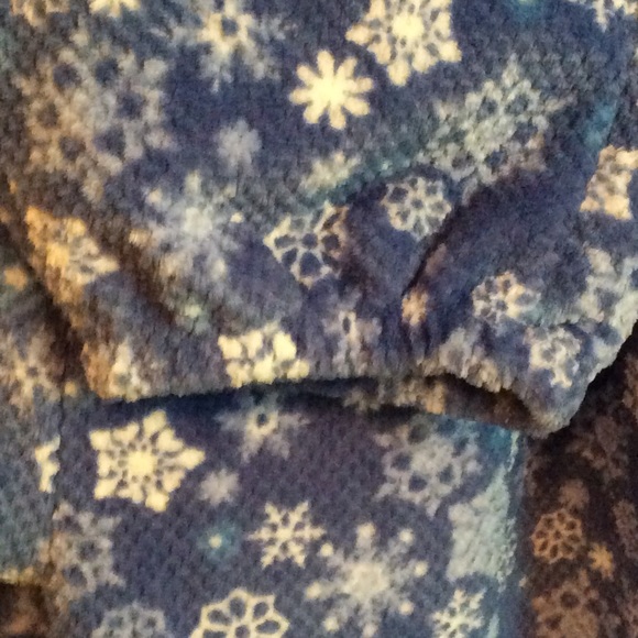 Fuzzy Warm Pajamas/Lounge Set - Picture 6 of 6